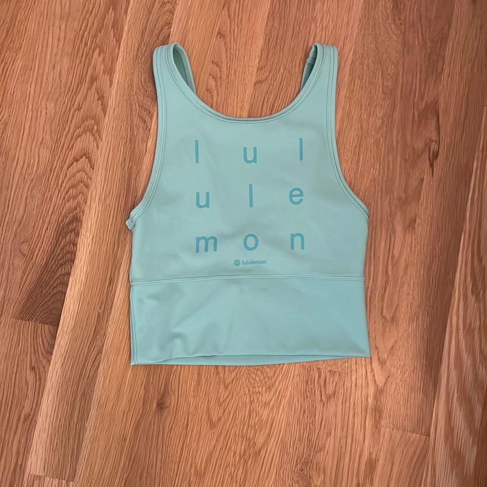 Lululemon size 2 power pivot tank